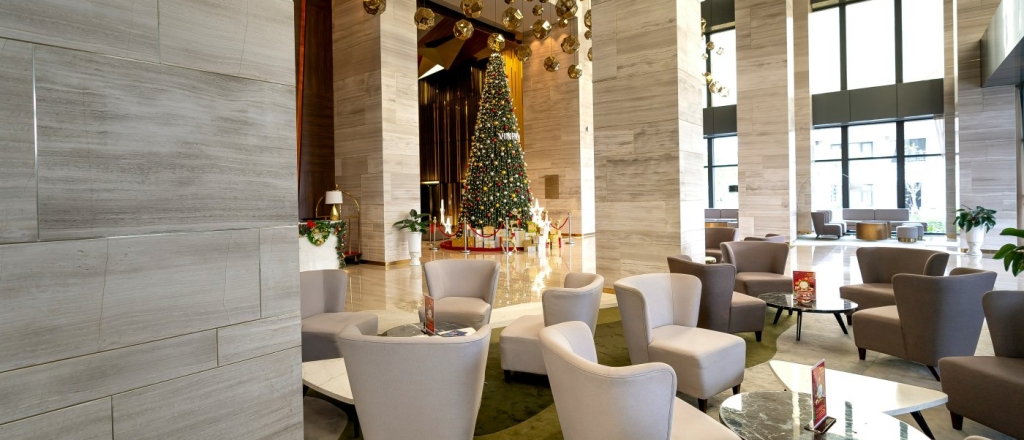 10-oteley-s-samymi-stil-nymi-lobbi-i-zimnimi-terrasami-v-astane