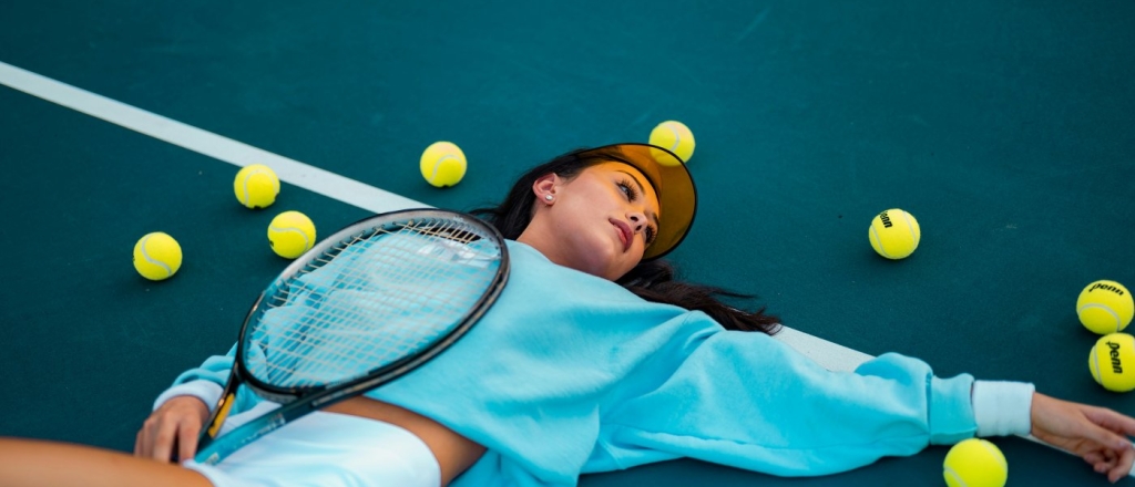 gde-uchit-sya-igrat-v-tennis-v-tashkente-polnyy-gid-po-klubam-goroda