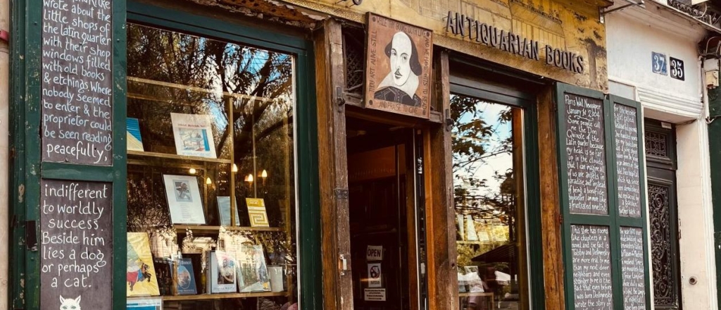 chto-chitaet-booktok-10-knig-kotorye-zahvatili-social-nye-seti