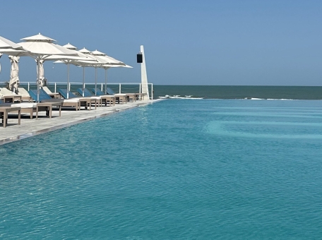 grafik-raboty-i-stoimost-posescheniya-white-beach-club-v-baku