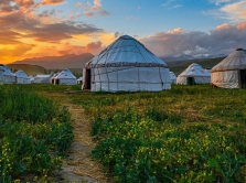 yurt-symbol-of-the-nomadic-people-history-and-traditions
