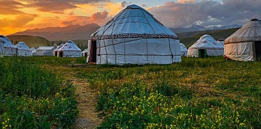 Yurt — symbol of the nomadic people: history and traditions
