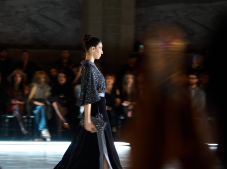 azerbaijan-fashion-week-zavershila-19-y-sezon-dizaynery-vostoka-predstavili-kollekcii-na-temu-on-the-great-silk-road