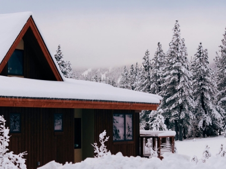 kuda-ehat-za-chistym-vozduhom-v-oshe-zony-otdyha-glempingi-i-oteli