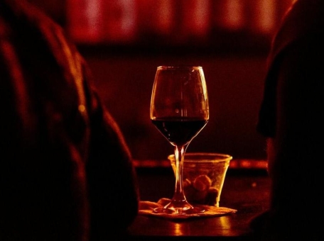 10-wine-bars-and-restaurants-in-tashkent-with-an-old-money-atmosphere