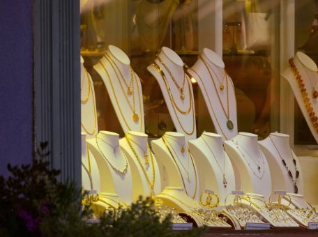 gde-kupit-ukrasheniya-v-oshe-9-luchshih-yuvelirnyh-magazinov