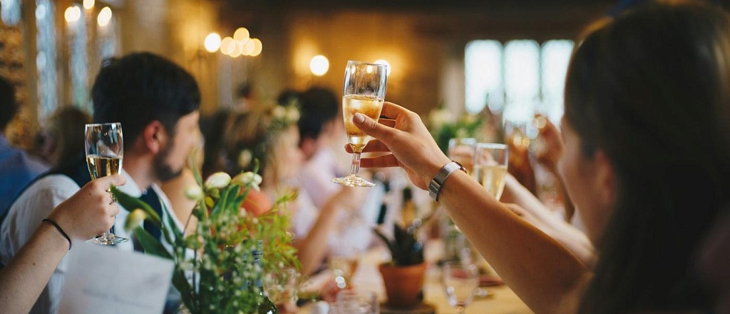 gde-organizovat-korporativ-dlya-komandy-v-baku-10-stil-nyh-lokaciy