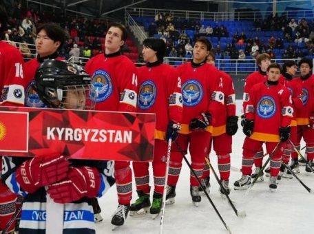 molodezhnaya-sbornaya-kyrgyzstana-po-hokkeyu-stala-chempionom-mira