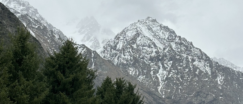 top-5-zhivopisnyh-marshrutov-po-goram-kyrgyzstana-dlya-novichkov