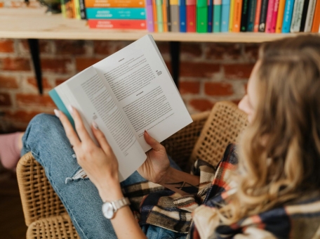 10-zahvatyvayuschih-knig-kotorye-mozhno-prochest-za-vyhodnye