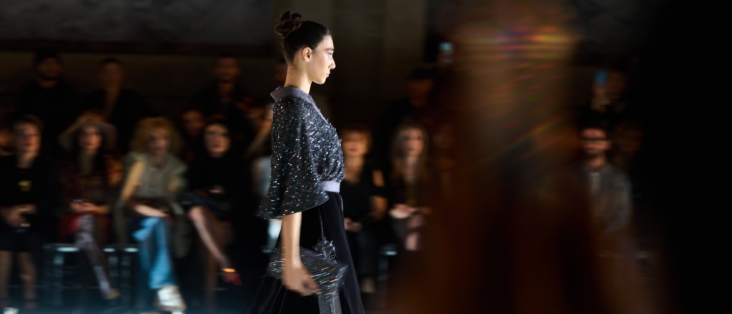 azerbaijan-fashion-week-zavershila-19-y-sezon-dizaynery-vostoka-predstavili-kollekcii-na-temu-on-the-great-silk-road