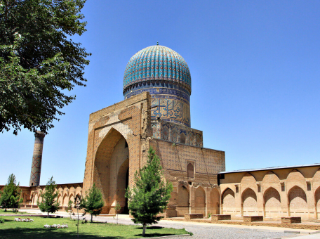 7-incredibly-beautiful-mosques-in-central-asia