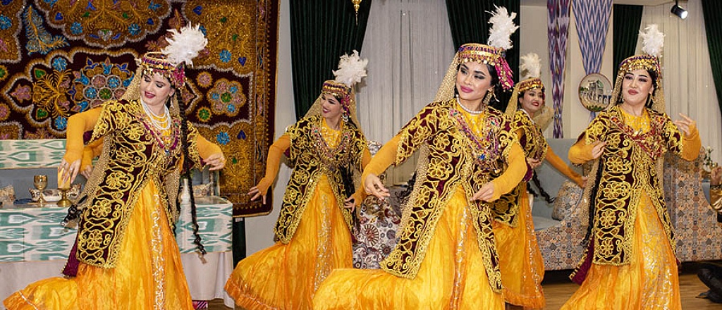 pleylist-dlya-uzbekskogo-tuya-20-samyh-populyarnyh-pesen