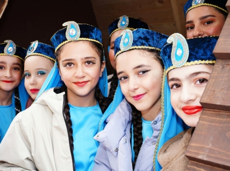 muzyka-dlya-uzbekskogo-toya-15-populyarnyh-pesen-dlya-prazdnichnogo-pleylista