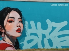 v-germanii-poyavilsya-mural-s-izobrazheniem-devushki-kyrgyzki