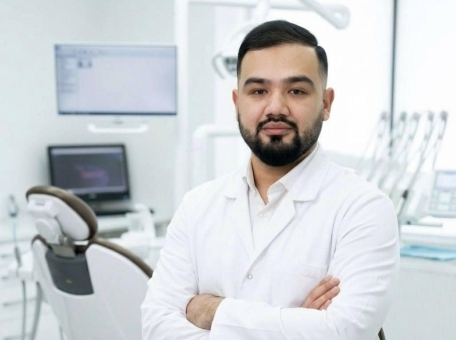 otbelivanie-zubov-pravda-o-procedure-mify-i-rekomendacii-ot-vracha-stomatologa