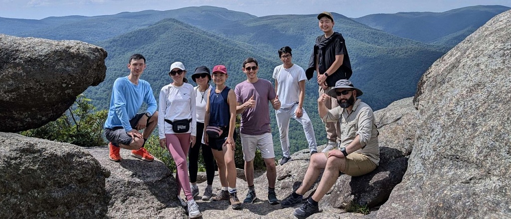 kak-kazahstanskie-uchenye-v-severnoy-amerike-sozdali-soobschestvo-kapna-i-provodyat-retrity-v-kremnievoy-doline