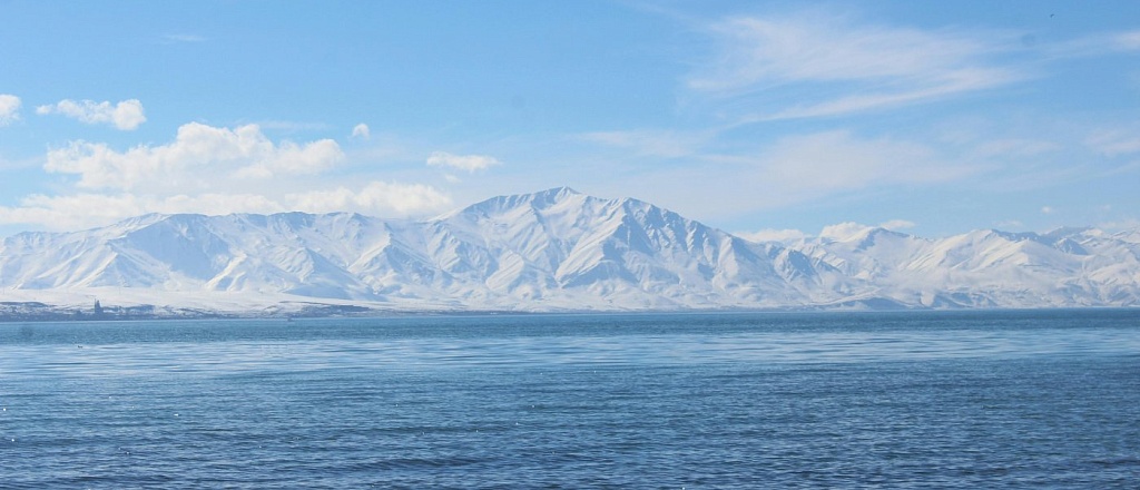 issyk-kul-vesnoy-13-mest-kotorye-stoit-uvidet-do-nachala-plyazhnogo-sezona