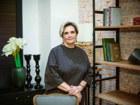 kak-posle-50-let-smenit-professiyu-fizika-yaderschika-na-dizaynera