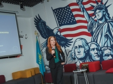 zhenschiny-lidery-ingrid-vandervel-d-o-tom-kak-podderzhivaet-zhenschin-po-vsemu-miru