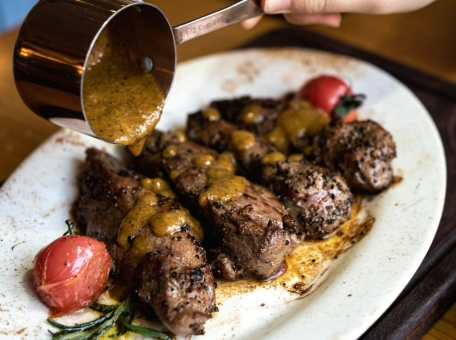 9-zavedeniy-v-baku-gde-gotovyat-samyy-vkusnyy-kyabab