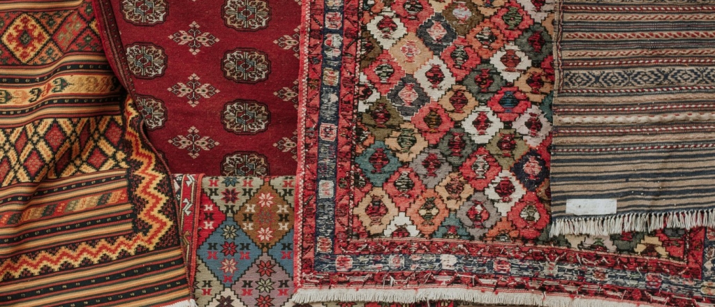 turkmenskiy-kover-pochemu-ruchnaya-rabota-iz-ashhabada-stoit-dorozhe-persidskogo