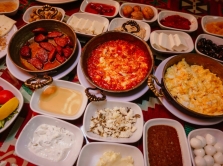 bakinskiy-zavtrak-osobennosti-mestnyh-tradiciy-i-luchshie-zavedeniya