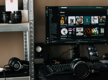 spotify-sozdal-pleylist-dlya-poiska-pesni-spasitelya-ot-vekny-iz-ochen-strannyh-del