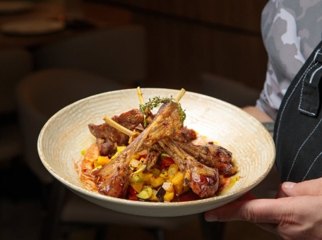 10-stil-nyh-zavedeniy-v-aktobe-dlya-fotogenichnyh-posidelok