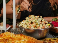 gde-zakazat-luchshiy-oliv-e-ili-sel-d-pod-shuboy-v-dushanbe