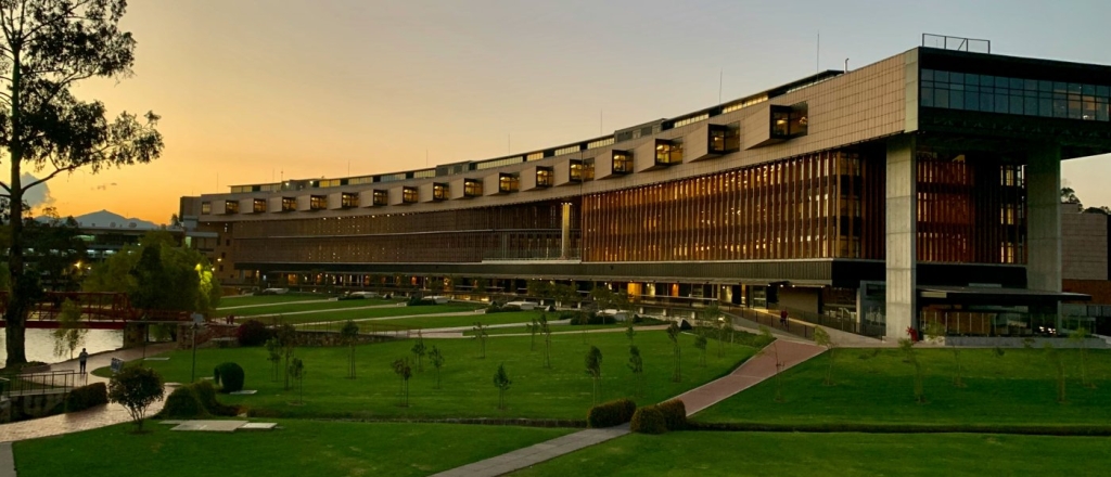 educational-bridge-kak-napryamuyu-poobschat-sya-s-priemnoy-komissiey-universiteta-mechty