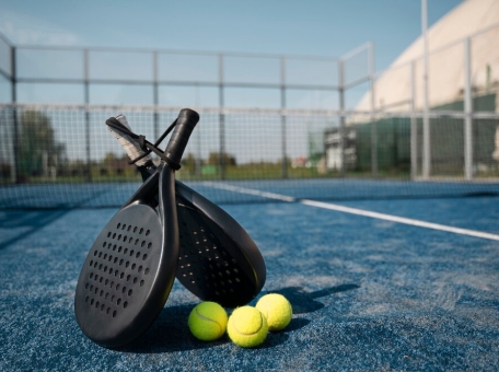 gde-poigrat-padel-v-tashkente-s-druz-yami-ili-sem-ey