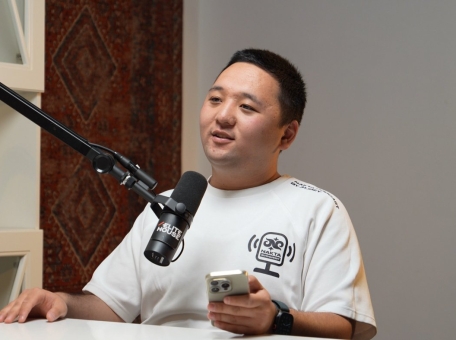 kak-nurseyit-anarkulov-sozdal-odin-iz-veduschih-podkastov-v-kyrgyzstane-i-populyariziroval-podkasting-v-strane