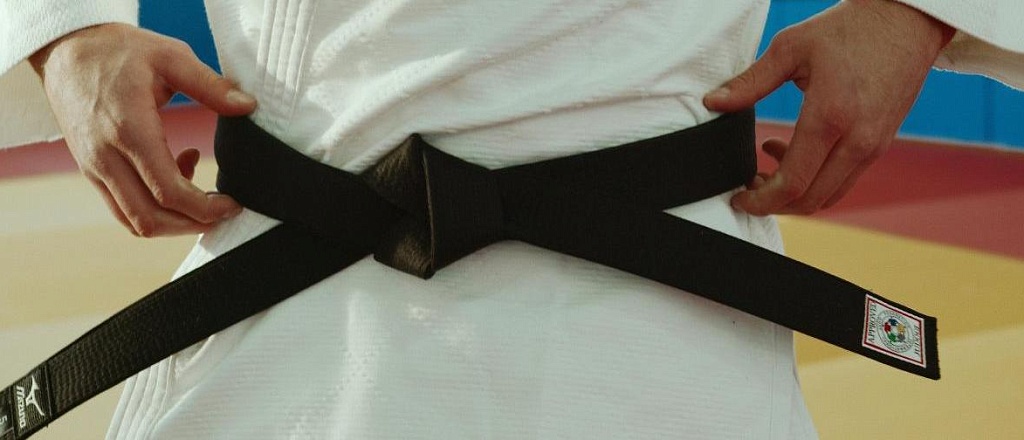 gul-shan-alimardonova-stala-pervoy-chempionkoy-mira-po-karate-iz-uzbekistana