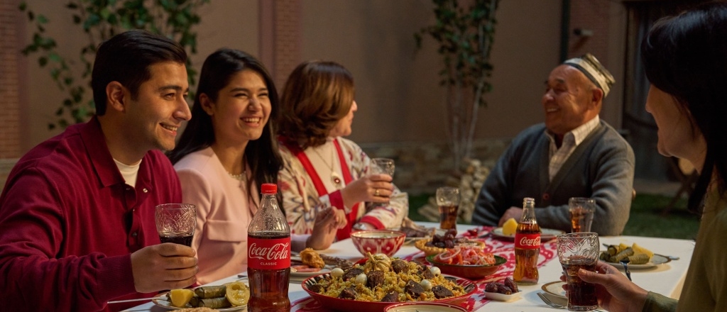 v-preddverii-ramazana-coca-cola-v-uzbekistane-zapustila-pervuyu-lokal-nuyu-kampaniyu-o-lyubvi-dobre-i-podderzhke