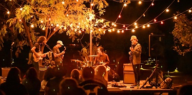 40 узбекских и мировых ретро-хитов, которые слушали наши родители