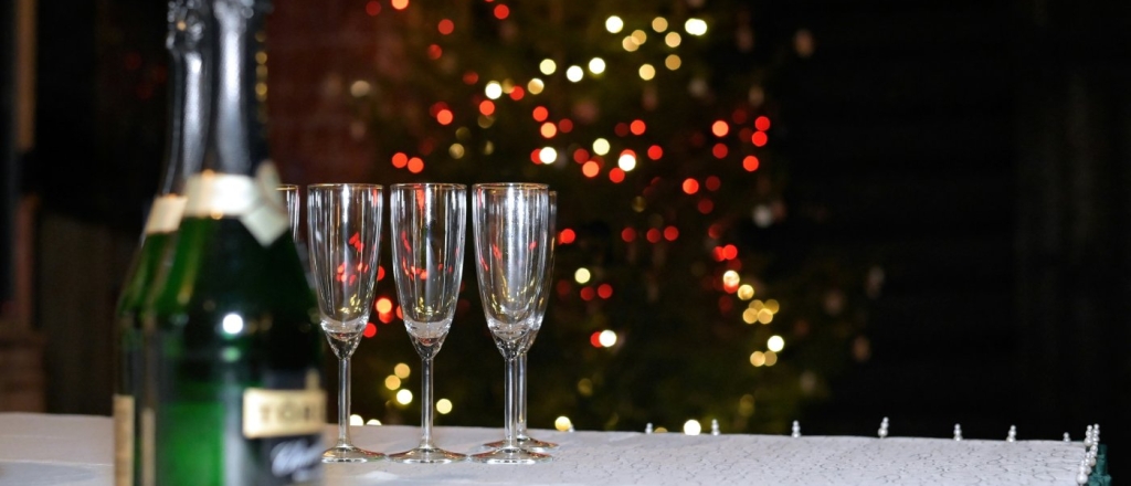 8-mest-v-tashkente-gde-mozhno-zakazat-oliv-e-i-sel-d-pod-shuboy