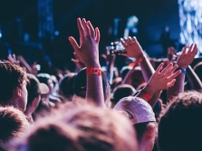 garri-staylz-vypustil-novyy-klip-na-pesnyu-daylight