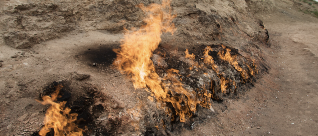 apsheronskiy-poluostrov-ateshgyah-i-yanardag-marshrut-na-den-iz-baku