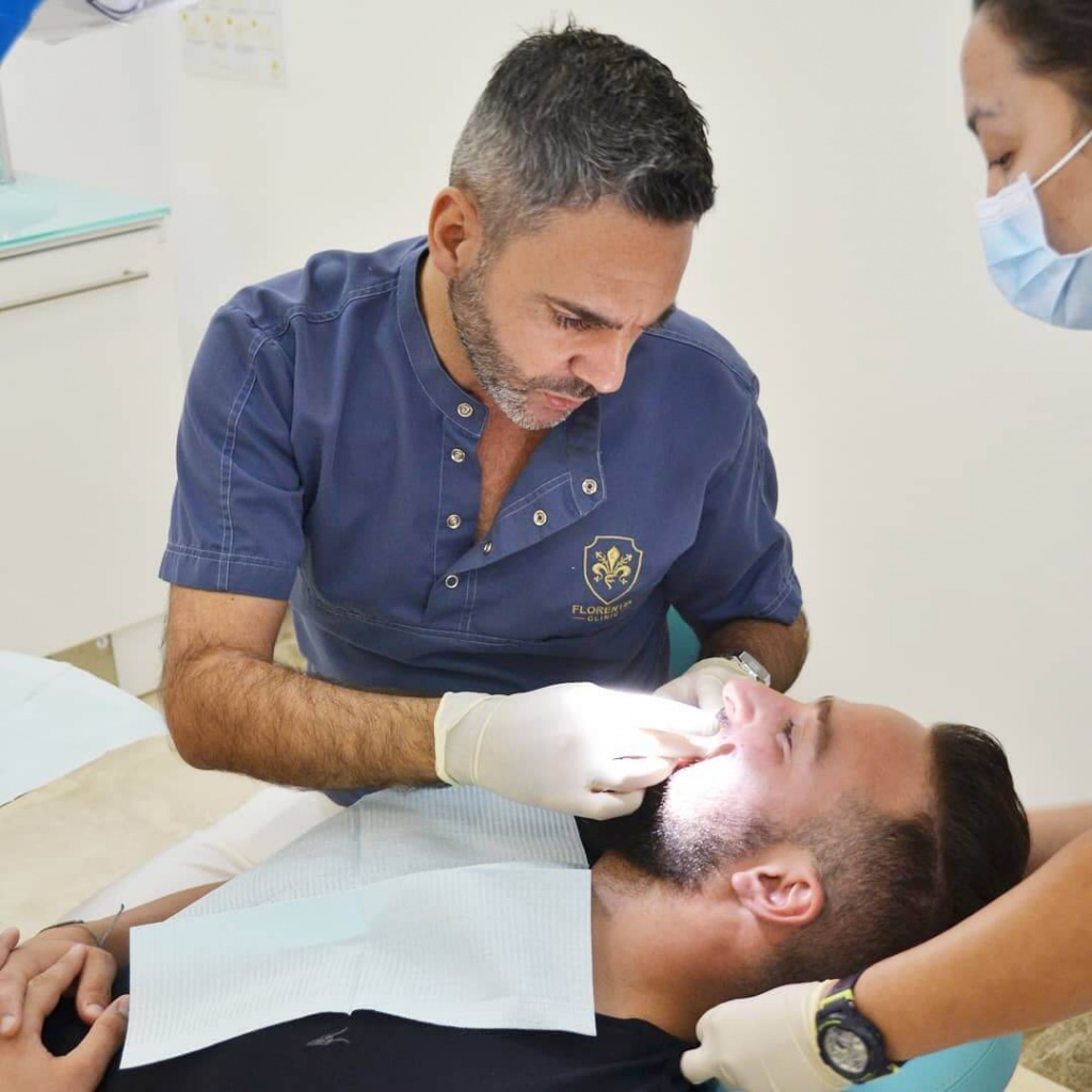 стоматолог Дубай.jpg