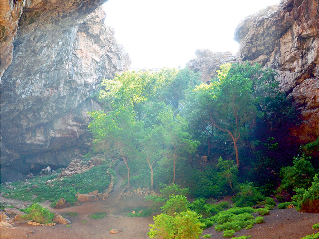Пещера-Акмешит.jpg